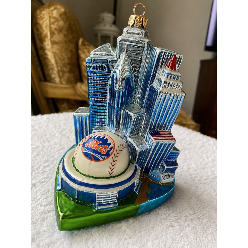 handmade Komozja glass ornament from Poland, featuring New York Mets stadium